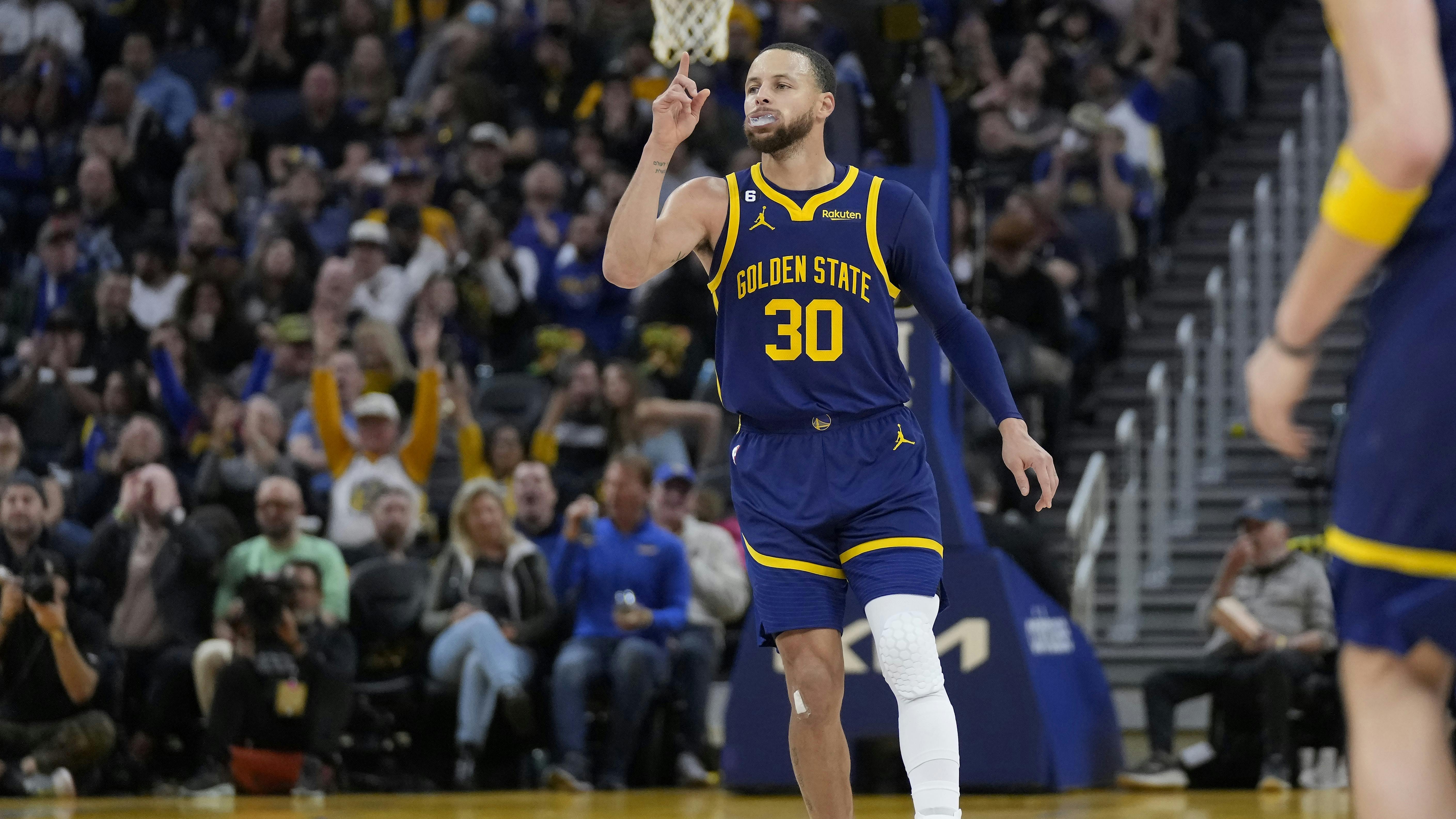 Without Stephen Curry, Golden State has little room for error in playoff chase